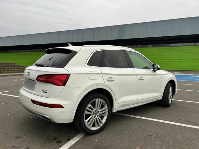 Белый Ауди Ку 5, объемом двигателя 2 л и пробегом 107 тыс. км за 26900 $, фото 3 на Automoto.ua