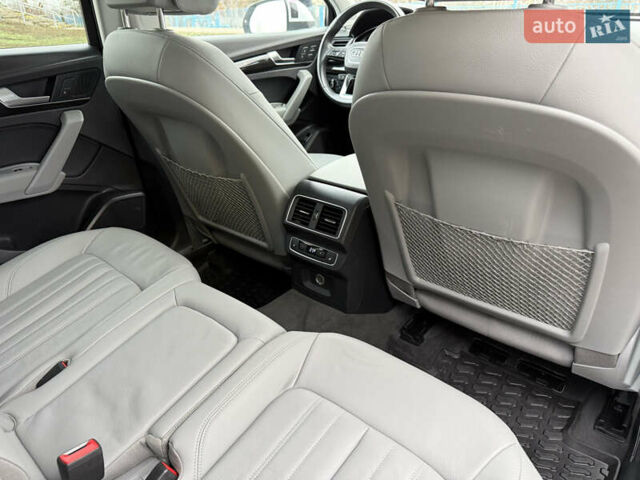 Белый Ауди Ку 5, объемом двигателя 1.98 л и пробегом 95 тыс. км за 29400 $, фото 29 на Automoto.ua