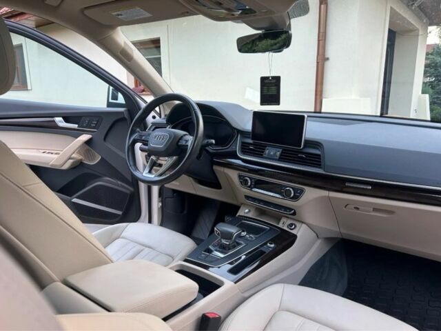 Білий Ауді Ку 5, об'ємом двигуна 2 л та пробігом 99 тис. км за 17000 $, фото 9 на Automoto.ua