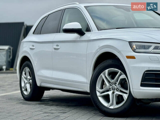 Білий Ауді Ку 5, об'ємом двигуна 1.98 л та пробігом 159 тис. км за 24699 $, фото 10 на Automoto.ua