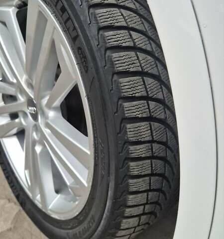 Белый Ауди Ку 5, объемом двигателя 1.98 л и пробегом 57 тыс. км за 30000 $, фото 8 на Automoto.ua