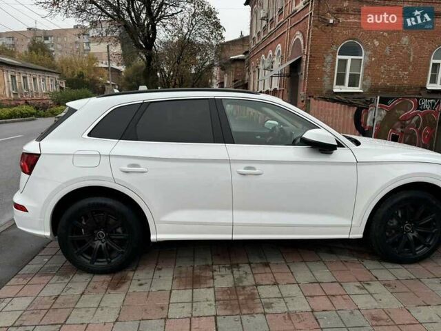Белый Ауди Ку 5, объемом двигателя 1.98 л и пробегом 162 тыс. км за 26500 $, фото 5 на Automoto.ua