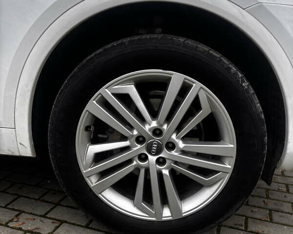 Белый Ауди Ку 5, объемом двигателя 2 л и пробегом 163 тыс. км за 23100 $, фото 29 на Automoto.ua