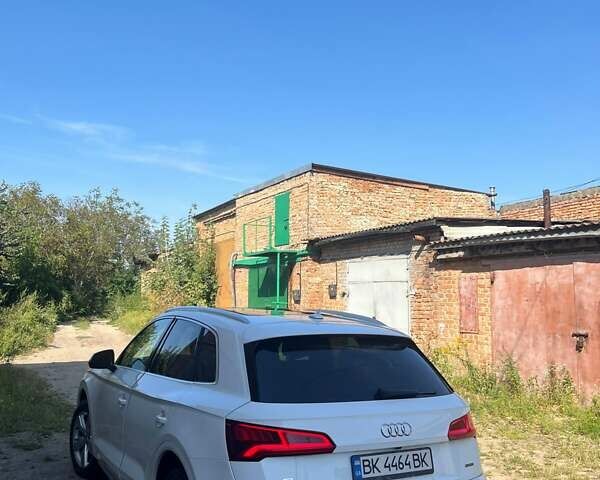 Белый Ауди Ку 5, объемом двигателя 1.98 л и пробегом 82 тыс. км за 27000 $, фото 6 на Automoto.ua