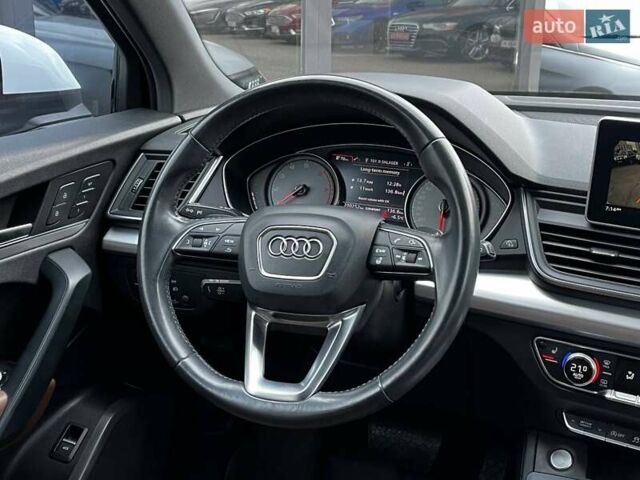 Белый Ауди Ку 5, объемом двигателя 2 л и пробегом 209 тыс. км за 25990 $, фото 31 на Automoto.ua