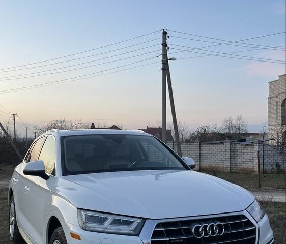 Белый Ауди Ку 5, объемом двигателя 2 л и пробегом 126 тыс. км за 28800 $, фото 5 на Automoto.ua