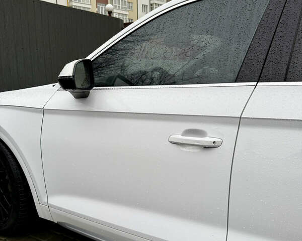 Білий Ауді Ку 5, об'ємом двигуна 1.98 л та пробігом 229 тис. км за 22400 $, фото 24 на Automoto.ua