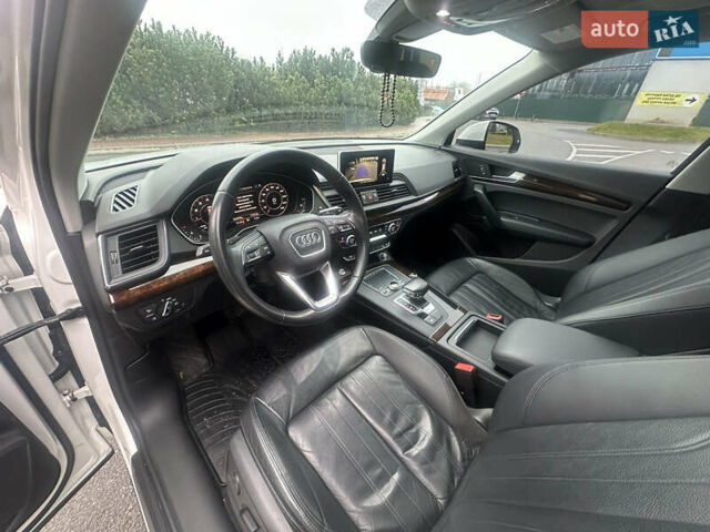 Белый Ауди Ку 5, объемом двигателя 1.99 л и пробегом 163 тыс. км за 22999 $, фото 24 на Automoto.ua