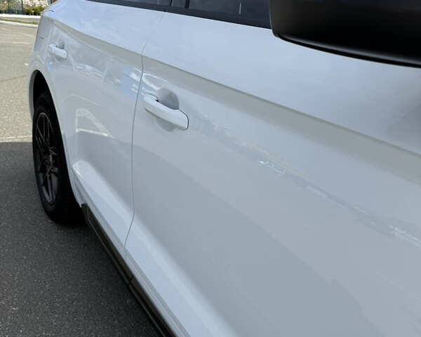 Белый Ауди Ку 5, объемом двигателя 1.98 л и пробегом 142 тыс. км за 26300 $, фото 6 на Automoto.ua