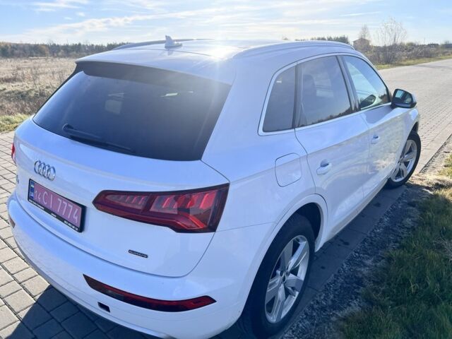 Белый Ауди Ку 5, объемом двигателя 0 л и пробегом 120 тыс. км за 26000 $, фото 3 на Automoto.ua