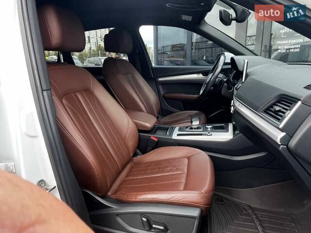 Белый Ауди Ку 5, объемом двигателя 2 л и пробегом 209 тыс. км за 25990 $, фото 14 на Automoto.ua