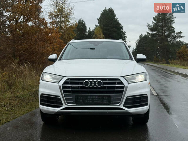 Белый Ауди Ку 5, объемом двигателя 2 л и пробегом 171 тыс. км за 20000 $, фото 4 на Automoto.ua