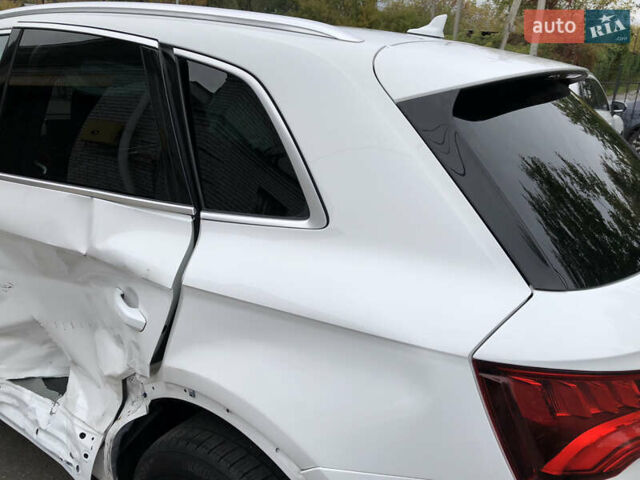 Белый Ауди Ку 5, объемом двигателя 2 л и пробегом 155 тыс. км за 17980 $, фото 14 на Automoto.ua