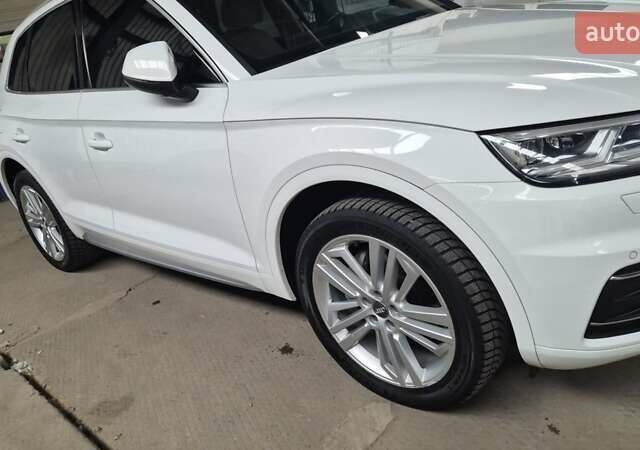 Белый Ауди Ку 5, объемом двигателя 1.98 л и пробегом 57 тыс. км за 30000 $, фото 10 на Automoto.ua