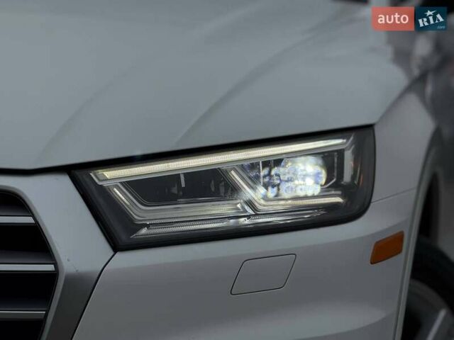 Белый Ауди Ку 5, объемом двигателя 1.98 л и пробегом 158 тыс. км за 25500 $, фото 3 на Automoto.ua