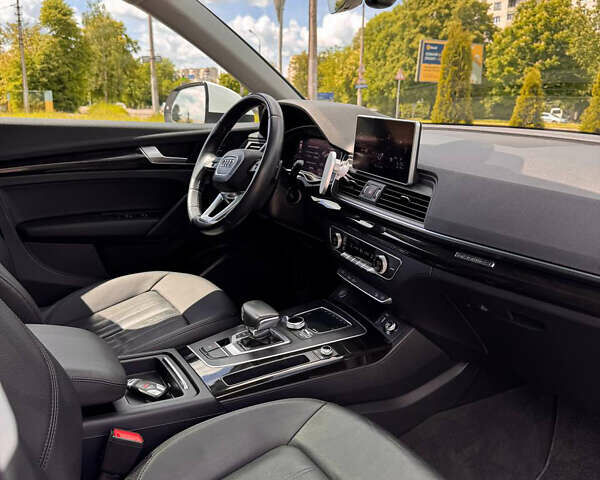 Белый Ауди Ку 5, объемом двигателя 1.98 л и пробегом 47 тыс. км за 25500 $, фото 23 на Automoto.ua