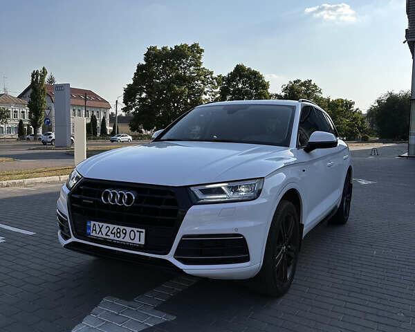Белый Ауди Ку 5, объемом двигателя 1.98 л и пробегом 90 тыс. км за 26700 $, фото 2 на Automoto.ua