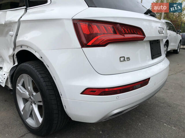 Белый Ауди Ку 5, объемом двигателя 2 л и пробегом 155 тыс. км за 17980 $, фото 16 на Automoto.ua