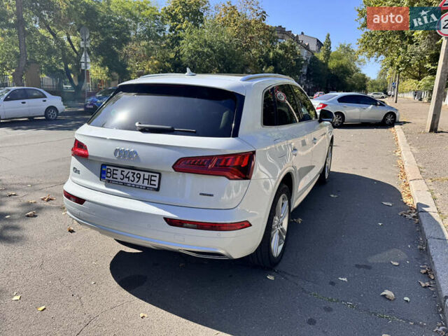 Белый Ауди Ку 5, объемом двигателя 2 л и пробегом 139 тыс. км за 31500 $, фото 4 на Automoto.ua