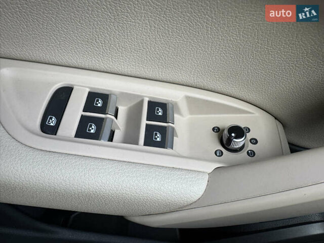 Белый Ауди Ку 5, объемом двигателя 1.98 л и пробегом 182 тыс. км за 25700 $, фото 17 на Automoto.ua
