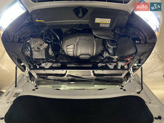 Белый Ауди Ку 5, объемом двигателя 1.98 л и пробегом 130 тыс. км за 26800 $, фото 4 на Automoto.ua