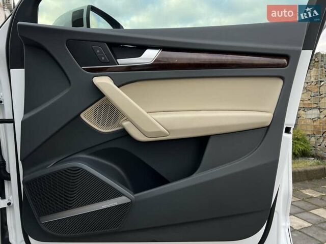 Белый Ауди Ку 5, объемом двигателя 2 л и пробегом 135 тыс. км за 26950 $, фото 115 на Automoto.ua