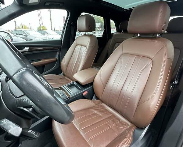 Білий Ауді Ку 5, об'ємом двигуна 2 л та пробігом 206 тис. км за 23600 $, фото 20 на Automoto.ua