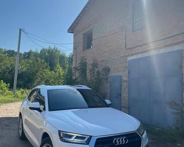 Белый Ауди Ку 5, объемом двигателя 1.98 л и пробегом 82 тыс. км за 27000 $, фото 4 на Automoto.ua