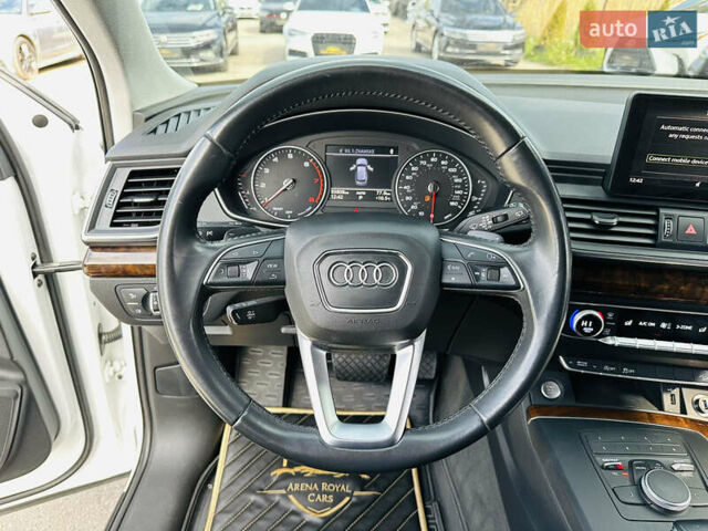 Белый Ауди Ку 5, объемом двигателя 1.98 л и пробегом 93 тыс. км за 26500 $, фото 29 на Automoto.ua