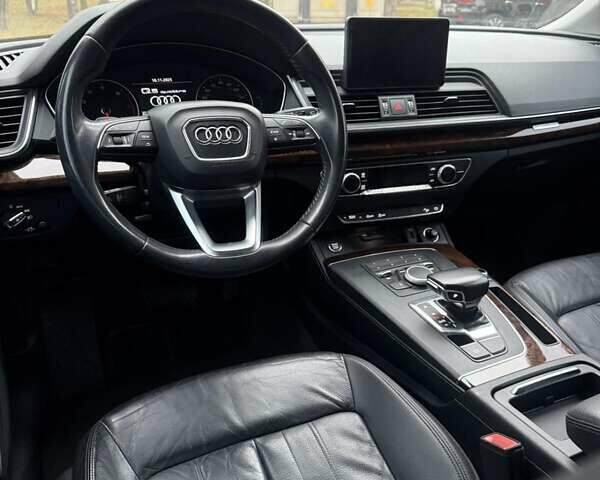 Білий Ауді Ку 5, об'ємом двигуна 2 л та пробігом 87 тис. км за 20998 $, фото 23 на Automoto.ua