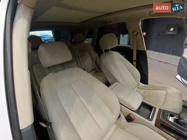 Белый Ауди Ку 5, объемом двигателя 2 л и пробегом 179 тыс. км за 21500 $, фото 12 на Automoto.ua