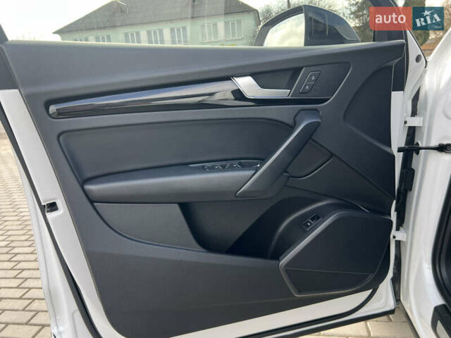 Белый Ауди Ку 5, объемом двигателя 1.97 л и пробегом 287 тыс. км за 27816 $, фото 13 на Automoto.ua