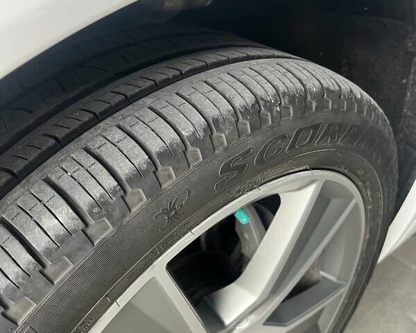 Белый Ауди Ку 5, объемом двигателя 1.98 л и пробегом 60 тыс. км за 35600 $, фото 21 на Automoto.ua