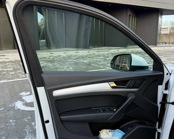 Білий Ауді Ку 5, об'ємом двигуна 1.98 л та пробігом 116 тис. км за 26500 $, фото 14 на Automoto.ua