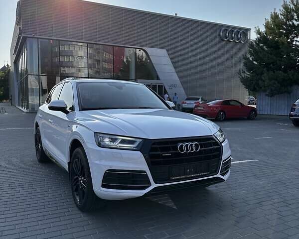 Белый Ауди Ку 5, объемом двигателя 1.98 л и пробегом 90 тыс. км за 26700 $, фото 1 на Automoto.ua