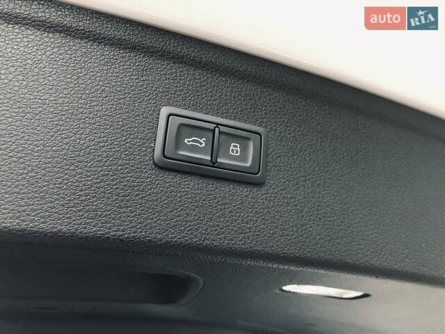 Белый Ауди Ку 5, объемом двигателя 2 л и пробегом 155 тыс. км за 17980 $, фото 49 на Automoto.ua