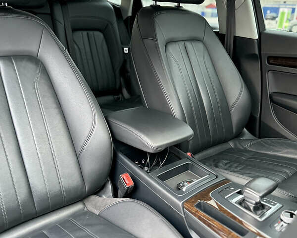 Белый Ауди Ку 5, объемом двигателя 2 л и пробегом 162 тыс. км за 20900 $, фото 35 на Automoto.ua