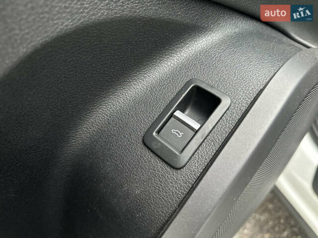 Белый Ауди Ку 5, объемом двигателя 1.99 л и пробегом 163 тыс. км за 22999 $, фото 11 на Automoto.ua