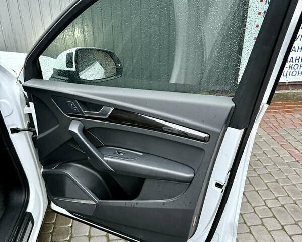 Білий Ауді Ку 5, об'ємом двигуна 1.98 л та пробігом 229 тис. км за 22400 $, фото 65 на Automoto.ua