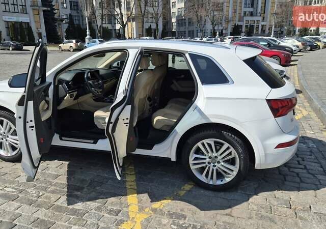 Белый Ауди Ку 5, объемом двигателя 1.98 л и пробегом 57 тыс. км за 30000 $, фото 27 на Automoto.ua