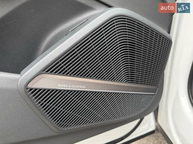 Білий Ауді Ку 5, об'ємом двигуна 1.98 л та пробігом 60 тис. км за 31500 $, фото 45 на Automoto.ua