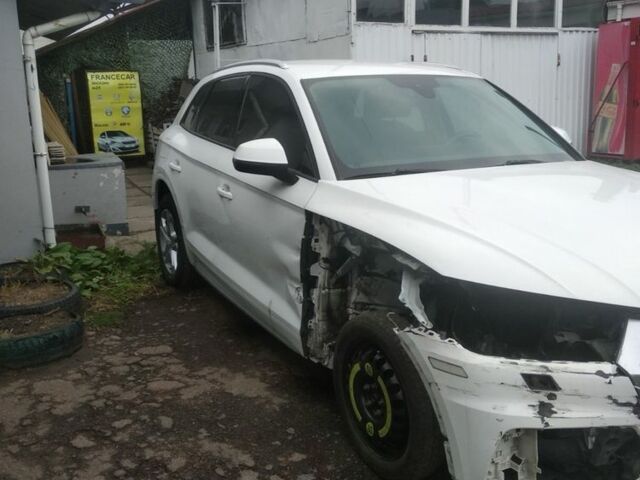 Білий Ауді Ку 5, об'ємом двигуна 2 л та пробігом 250 тис. км за 16000 $, фото 1 на Automoto.ua