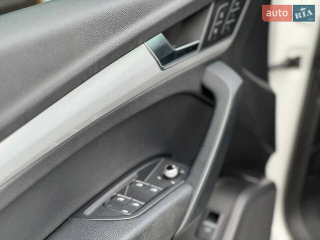 Белый Ауди Ку 5, объемом двигателя 2 л и пробегом 100 тыс. км за 27900 $, фото 5 на Automoto.ua