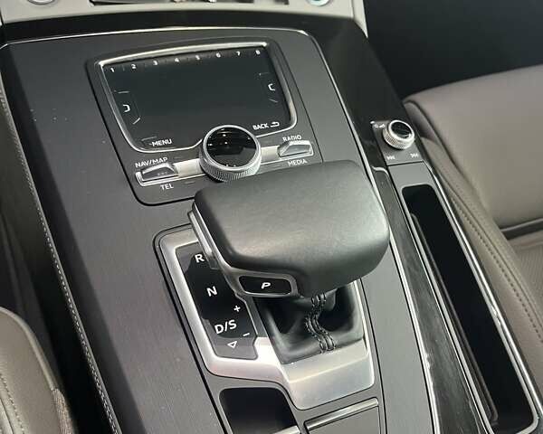 Белый Ауди Ку 5, объемом двигателя 1.98 л и пробегом 60 тыс. км за 35600 $, фото 37 на Automoto.ua