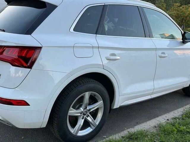 Білий Ауді Ку 5, об'ємом двигуна 2 л та пробігом 95 тис. км за 20000 $, фото 4 на Automoto.ua