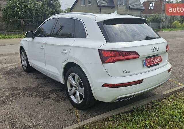 Білий Ауді Ку 5, об'ємом двигуна 2 л та пробігом 114 тис. км за 26300 $, фото 6 на Automoto.ua