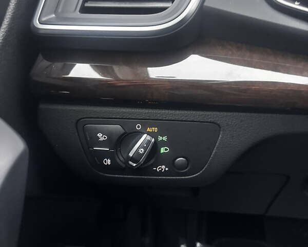 Белый Ауди Ку 5, объемом двигателя 2 л и пробегом 163 тыс. км за 23100 $, фото 19 на Automoto.ua