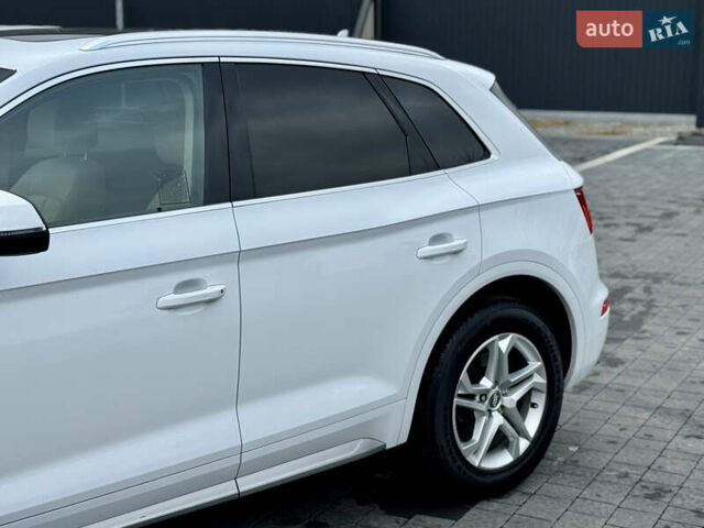 Білий Ауді Ку 5, об'ємом двигуна 1.98 л та пробігом 159 тис. км за 24699 $, фото 7 на Automoto.ua