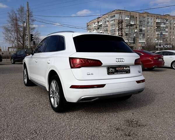 Белый Ауди Ку 5, объемом двигателя 1.98 л и пробегом 106 тыс. км за 25000 $, фото 2 на Automoto.ua