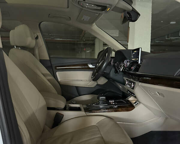 Белый Ауди Ку 5, объемом двигателя 2 л и пробегом 168 тыс. км за 26990 $, фото 13 на Automoto.ua